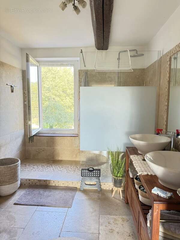 Appartement à BESSE-SUR-ISSOLE