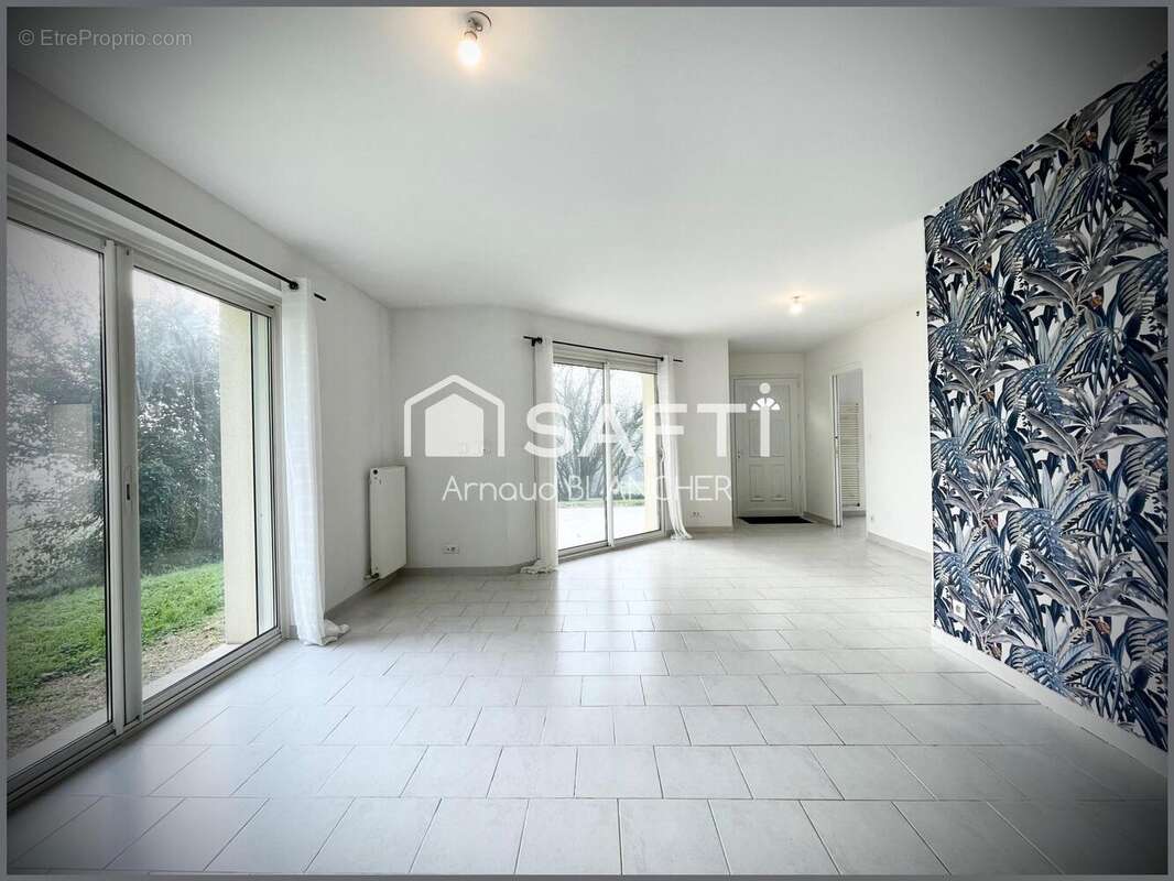 Photo 2 - Maison à MOUTHIERS-SUR-BOEME