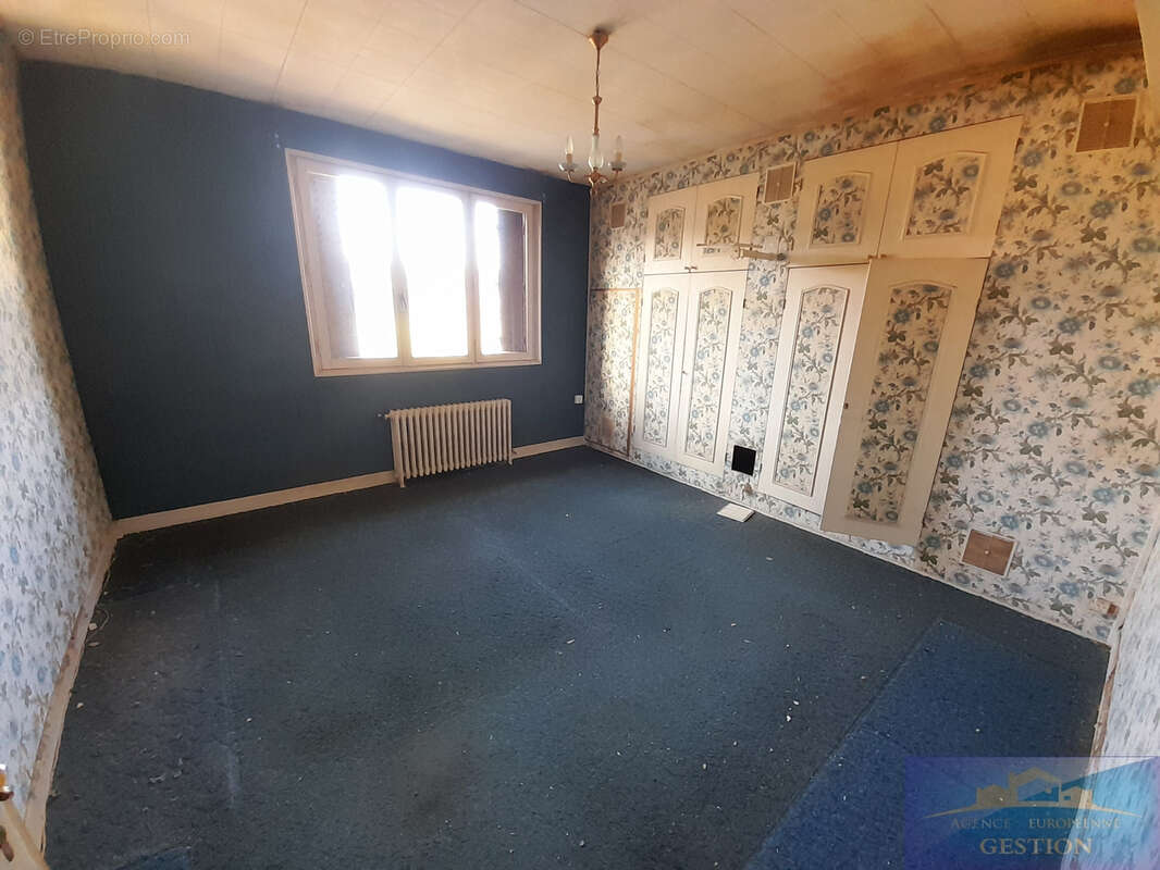 Maison à POUEYFERRE