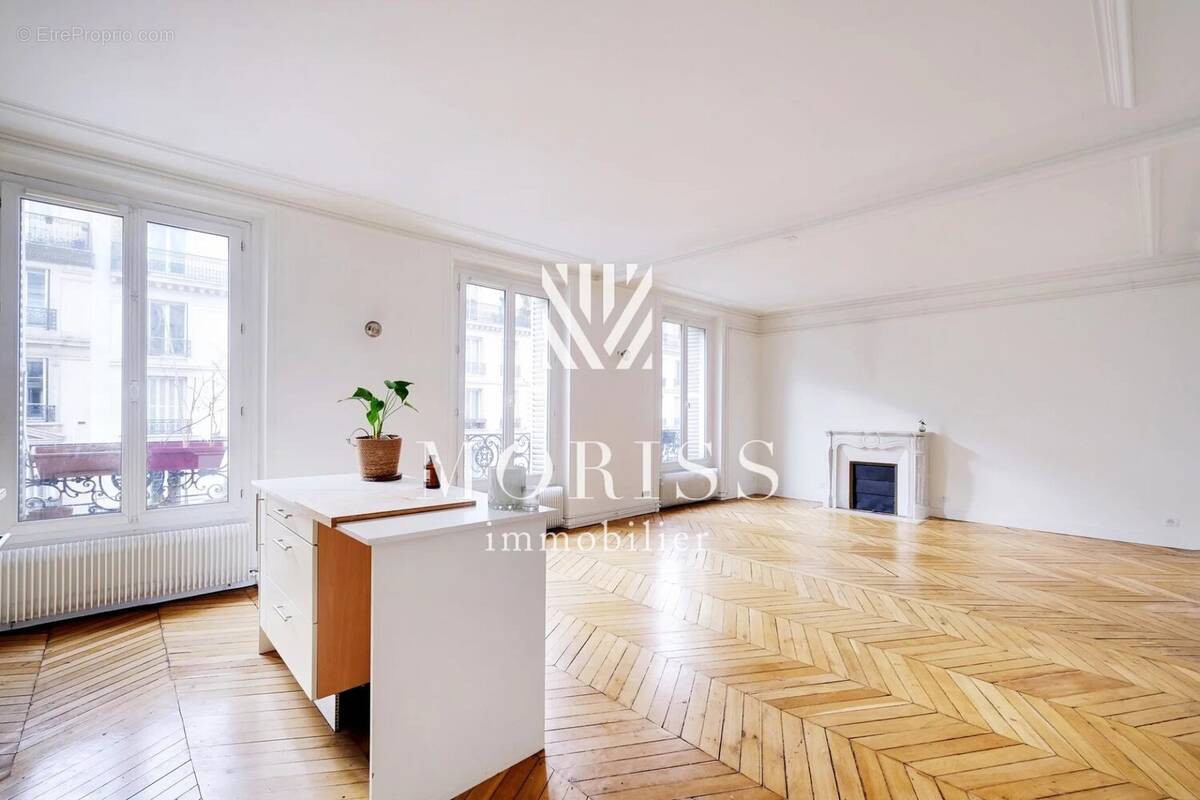 Appartement à PARIS-10E