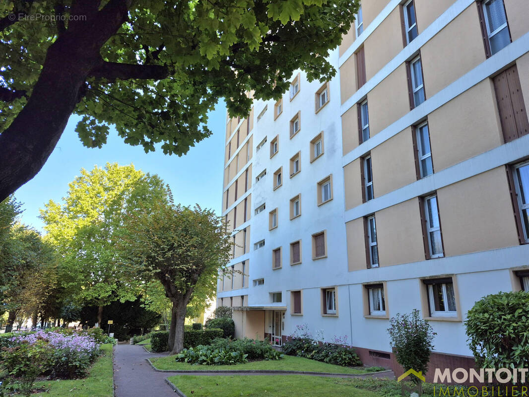 Appartement à THIAIS