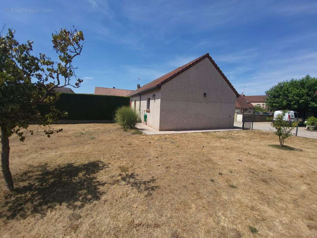 Maison à SAINT-MARCEL