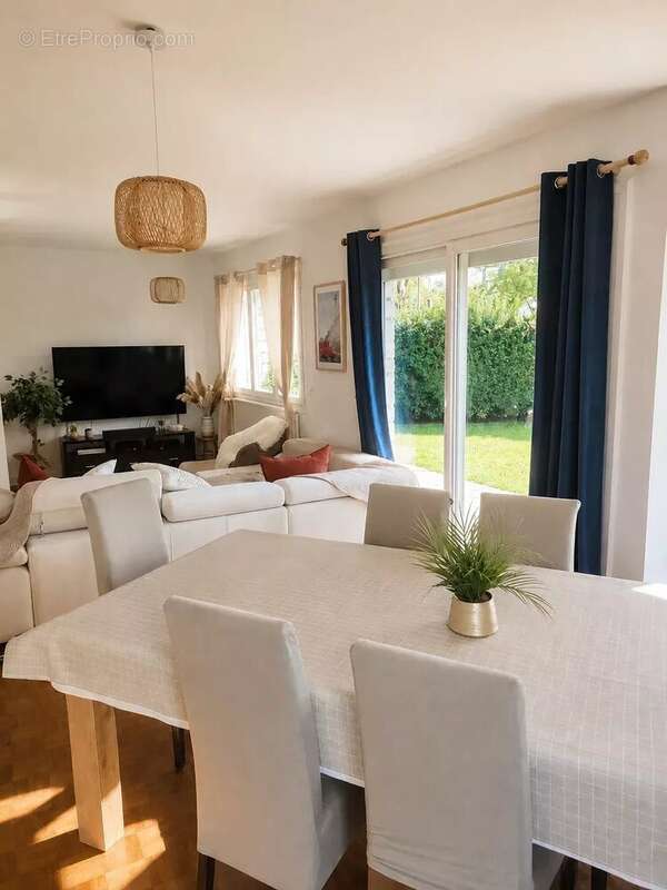 Maison de plain-pied avec trois chambres et agréable jardin - photo 2