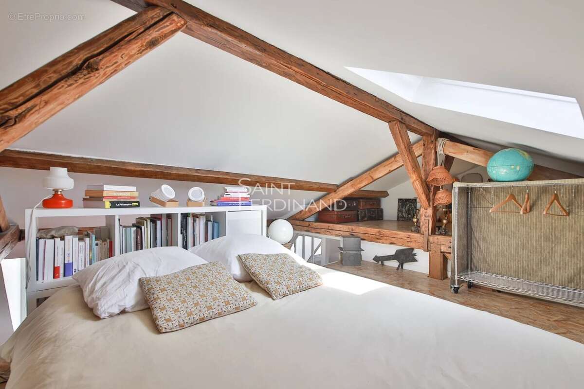 Appartement à PARIS-17E
