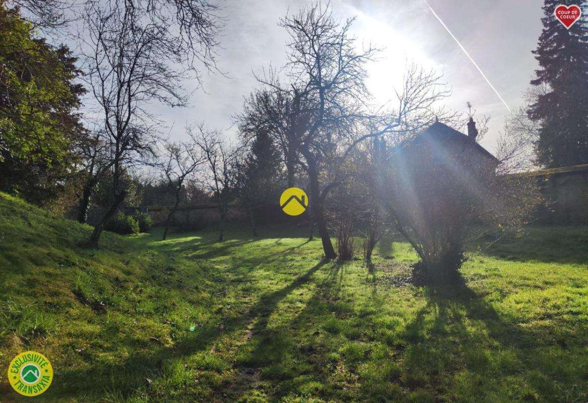 Maison à LA GUERCHE-SUR-L'AUBOIS