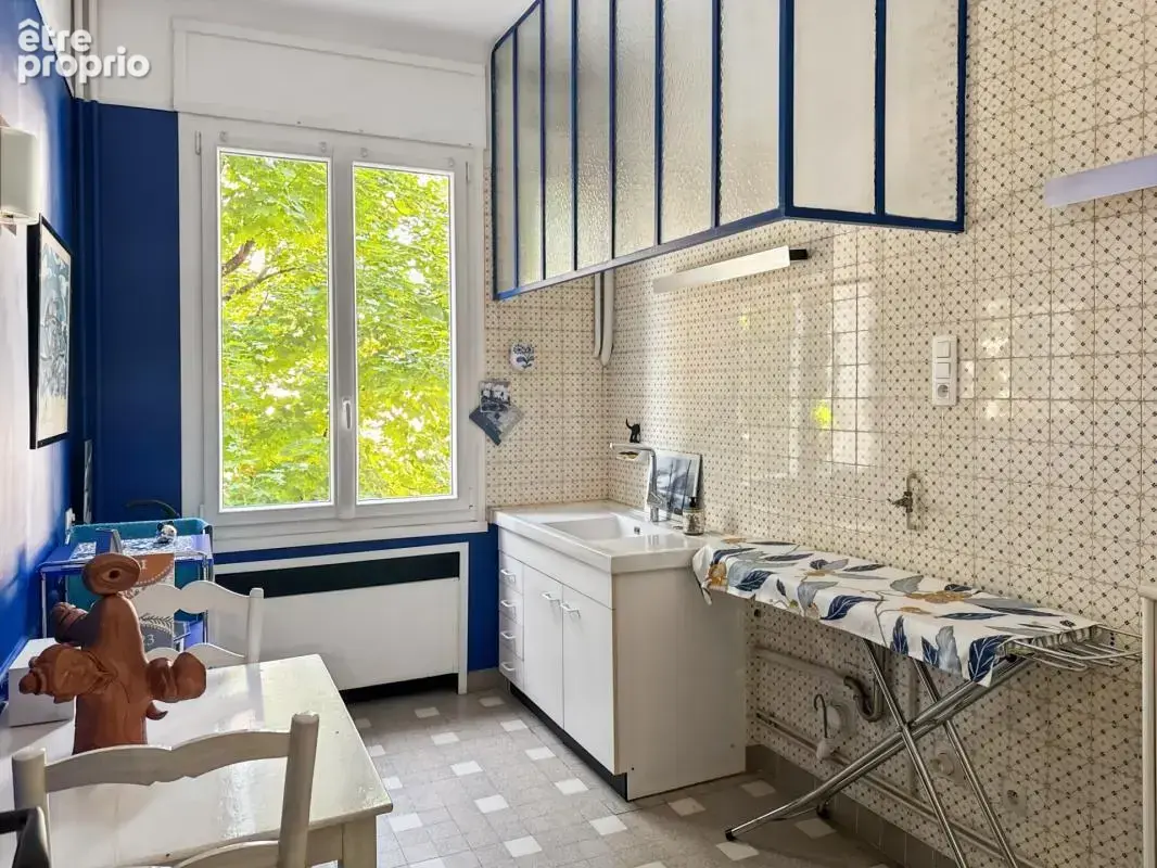VICHY – Quartier République – Appartement de caractère 80 m² avec garage et caves dans maison Art déco - photo 5