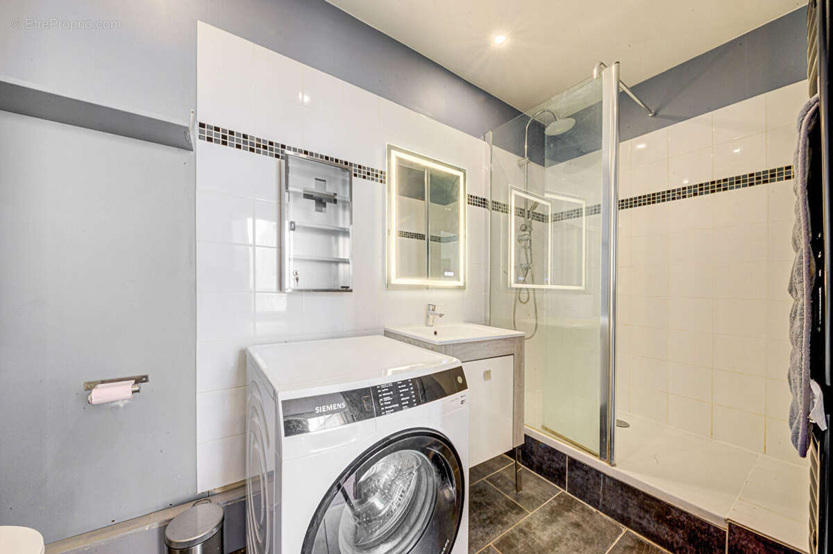 Appartement à PARIS-19E