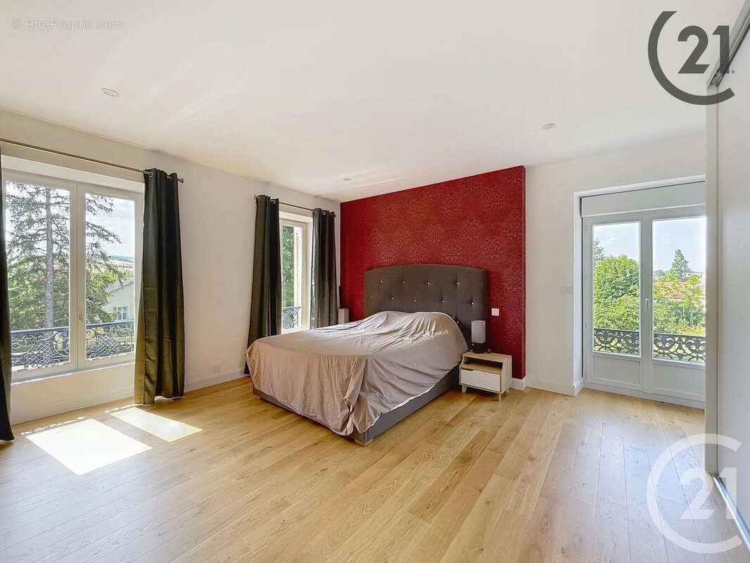 Maison à CHAMPS-SUR-YONNE