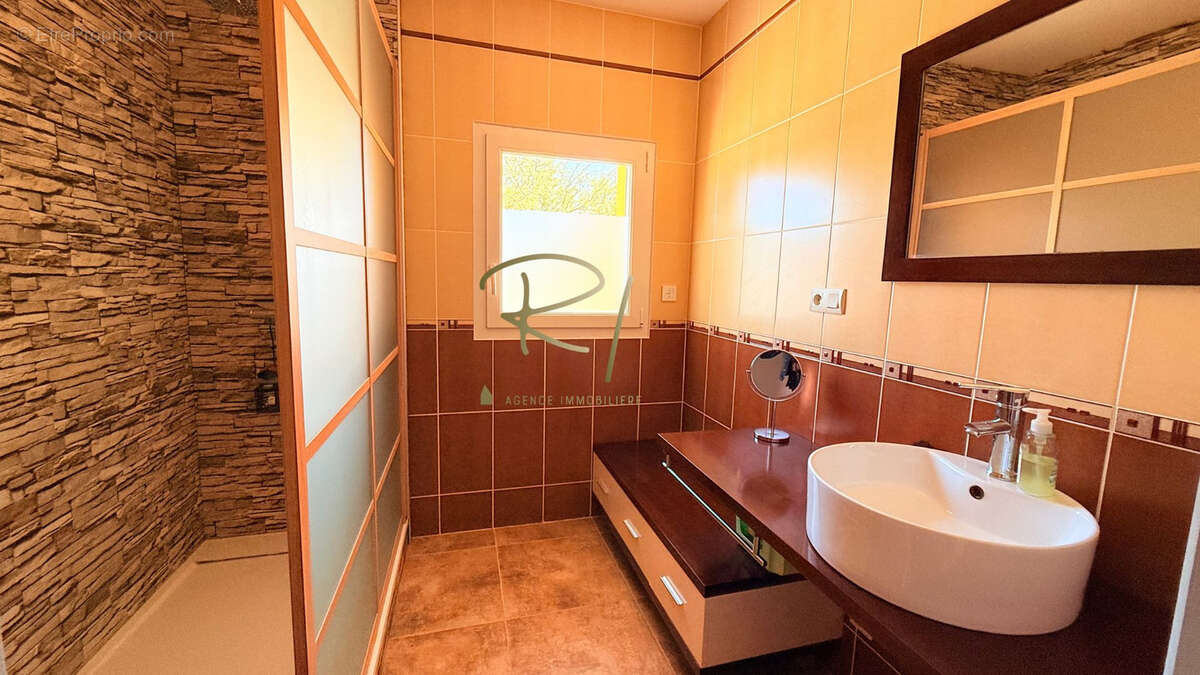 Maison à ORGNAC-L'AVEN