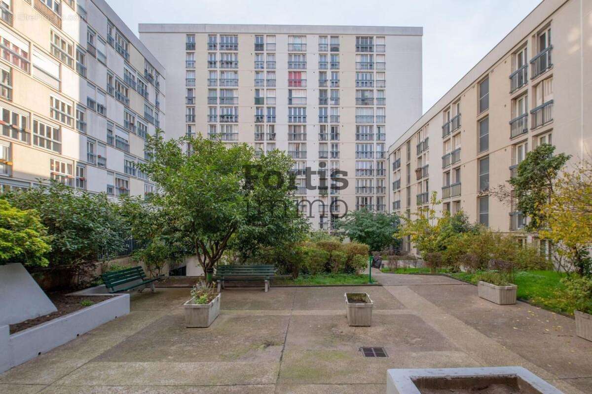 Appartement à PARIS-19E