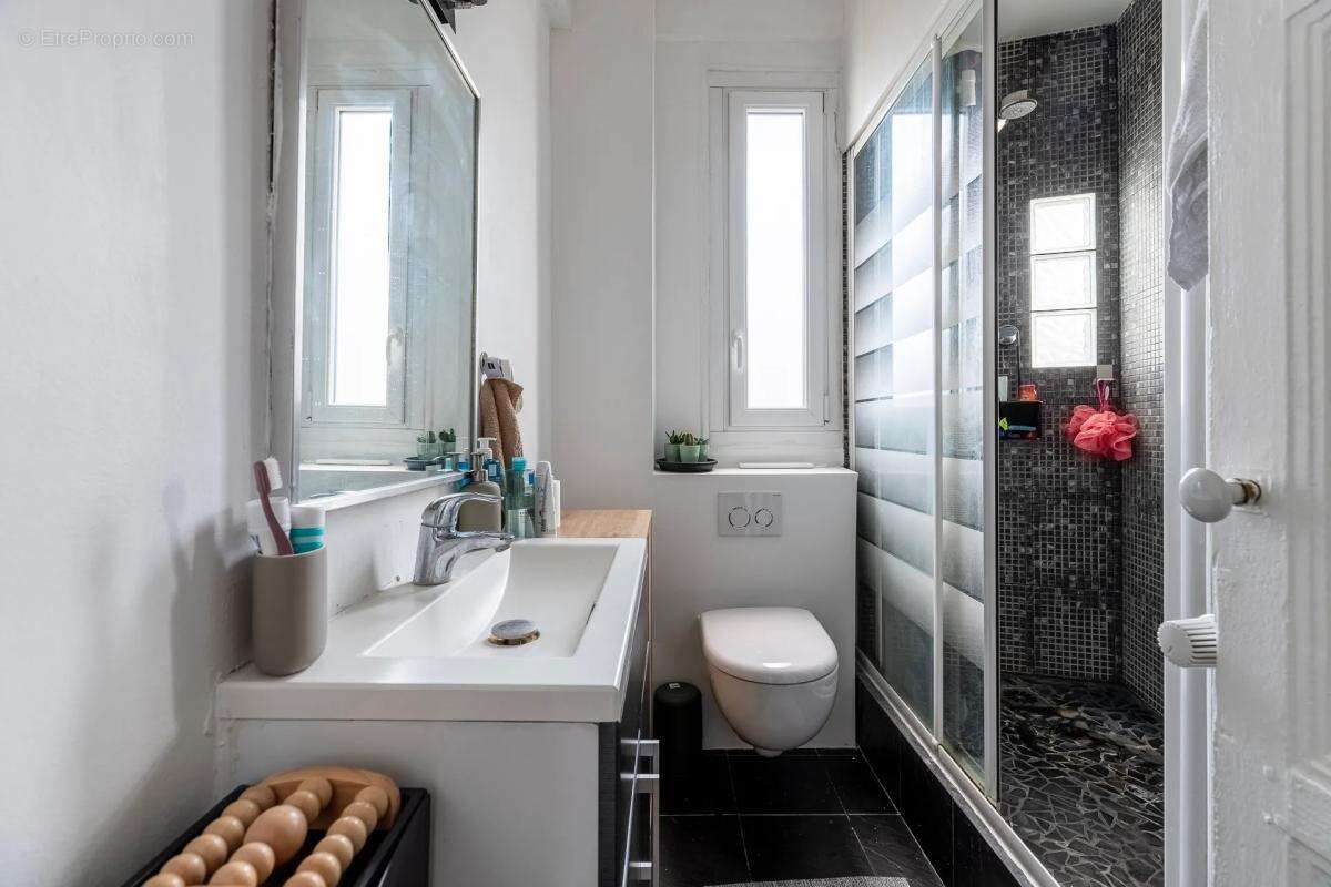 Appartement à LES LILAS