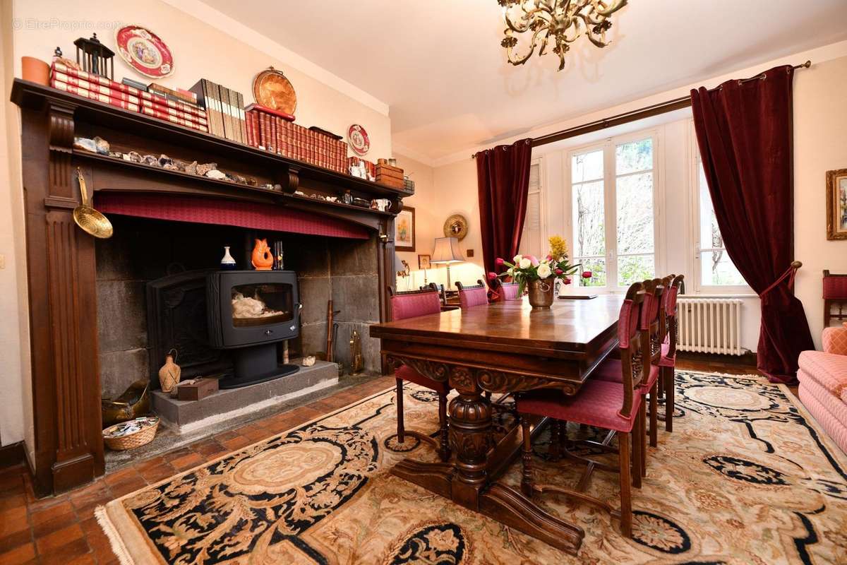 Autre à ANGLARDS-DE-SALERS