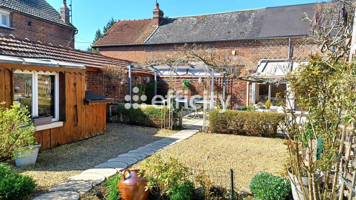 Maison à ONS-EN-BRAY