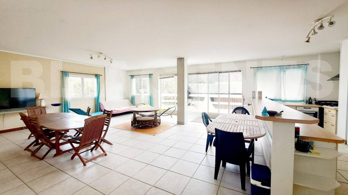 20250312_142528 - Maison à VALMONT