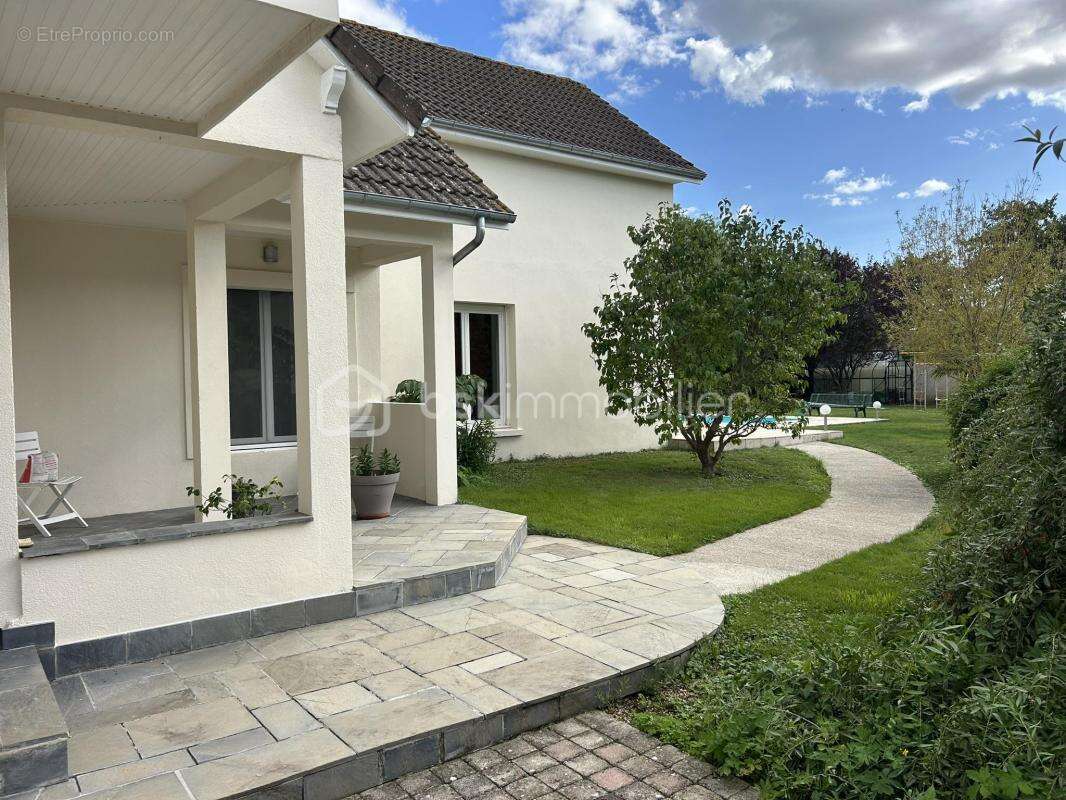 Maison 8 pièces 5 chambres de 205m² à VILLEBLEVIN (89340) - photo 22