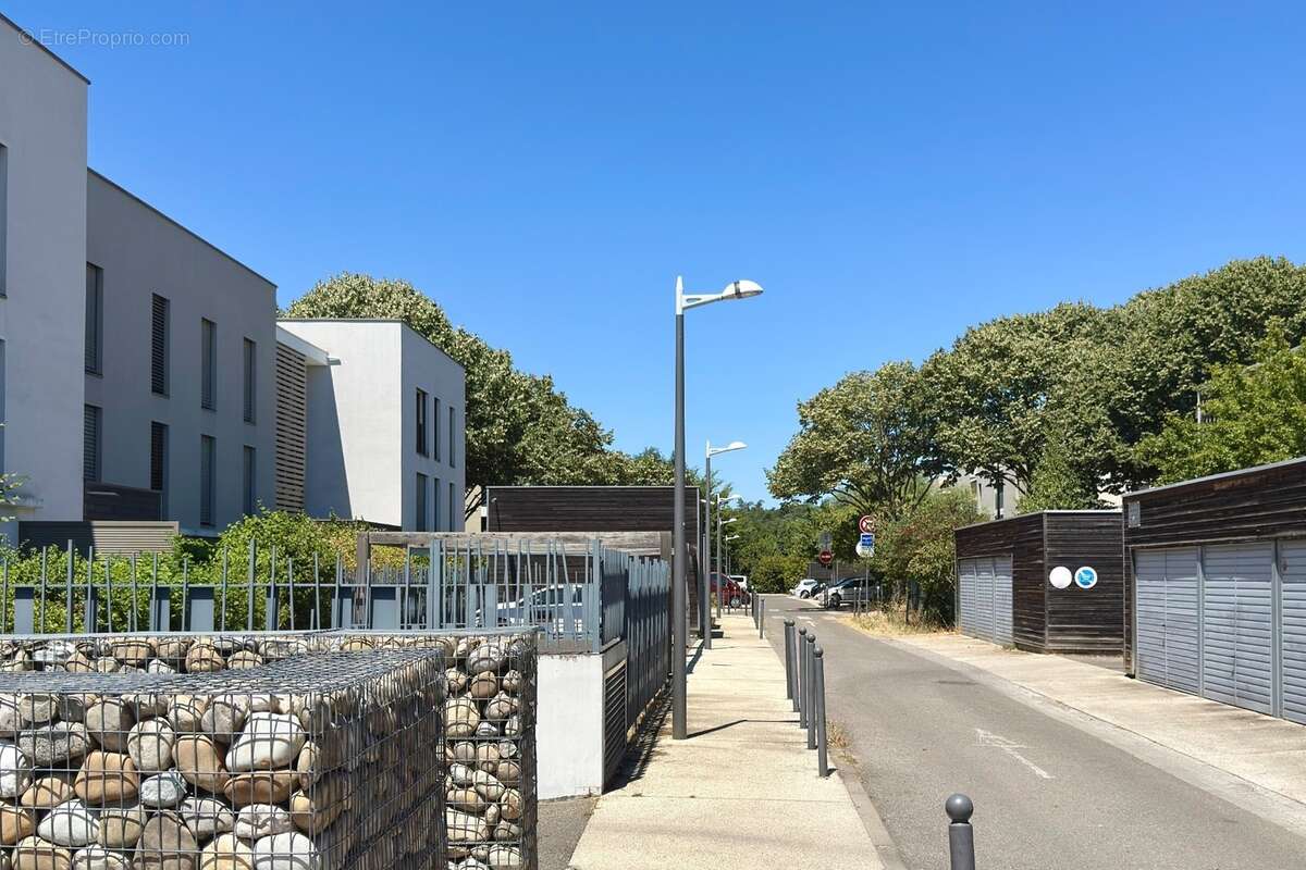 Bron – secteur Parc de Parilly – T2 avec exceptionnelle loggia de 17 m² et garage - photo 8