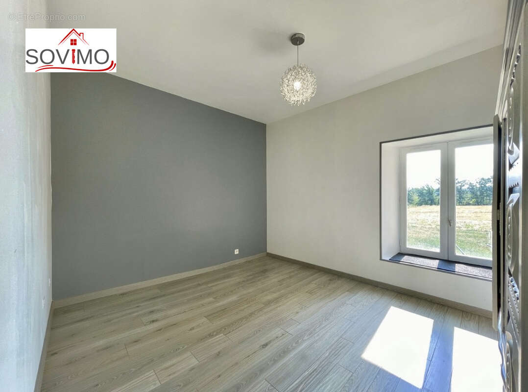 Laissez vous seduire par cette maison de campagne en pierre, nichée sur 3,41 ha en bord de rivière - photo 18