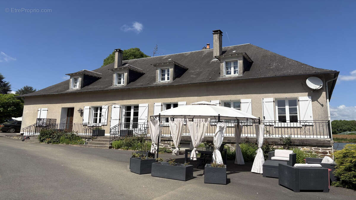 Proche pompadour grande maison avec dependances - photo 6