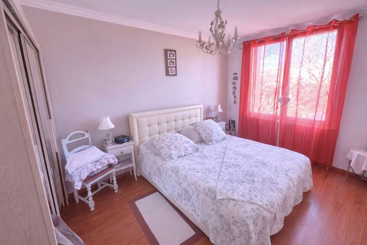 Maison à SARTROUVILLE