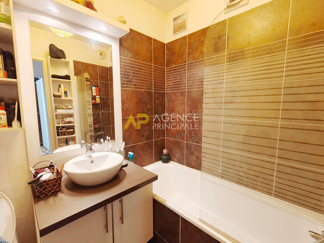 Maison à MONTELIMAR