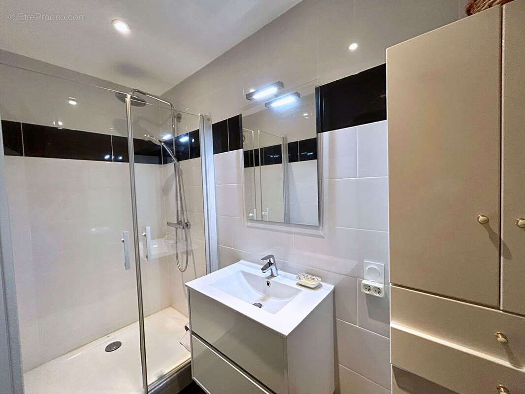Maison 6 pièces - GUILERS - Terrain 590 m2 - photo 9
