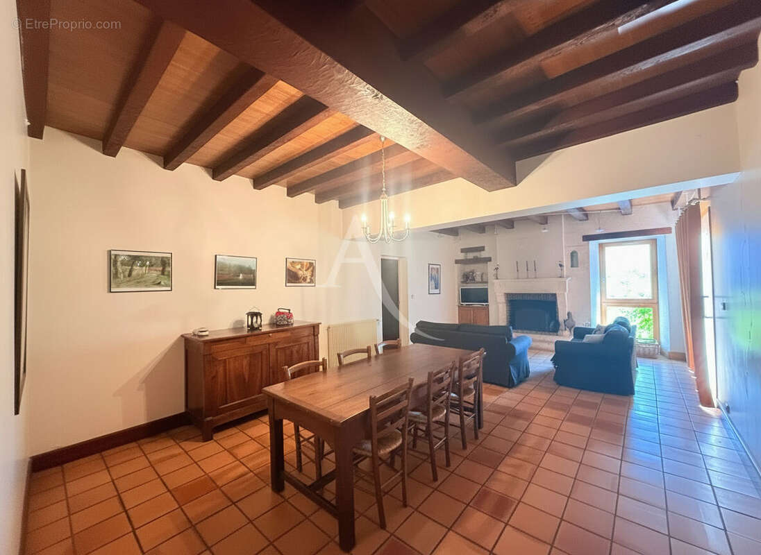 Maison à PRAYSSAC