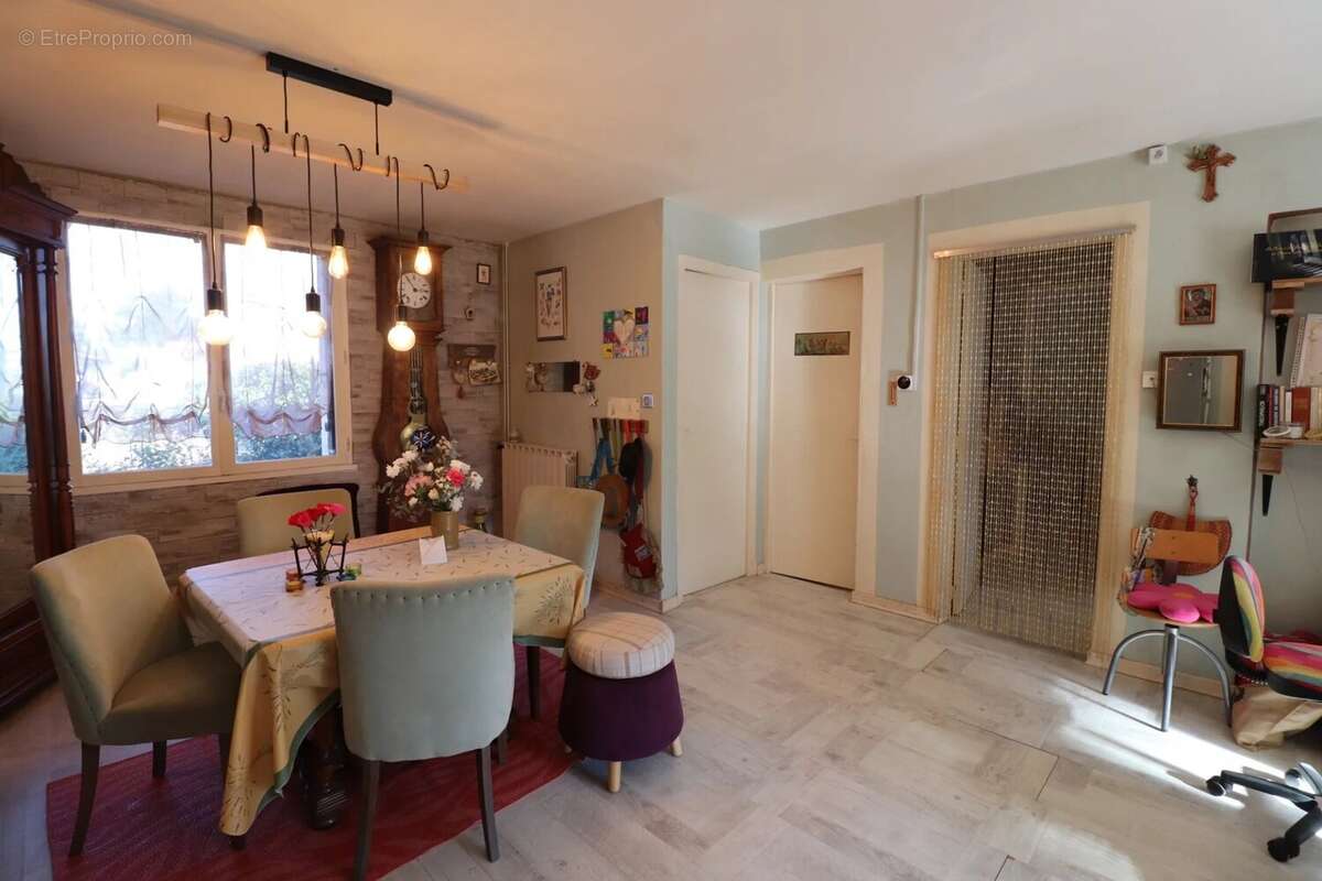 Maison à SAINT-PRIVAT-DES-VIEUX