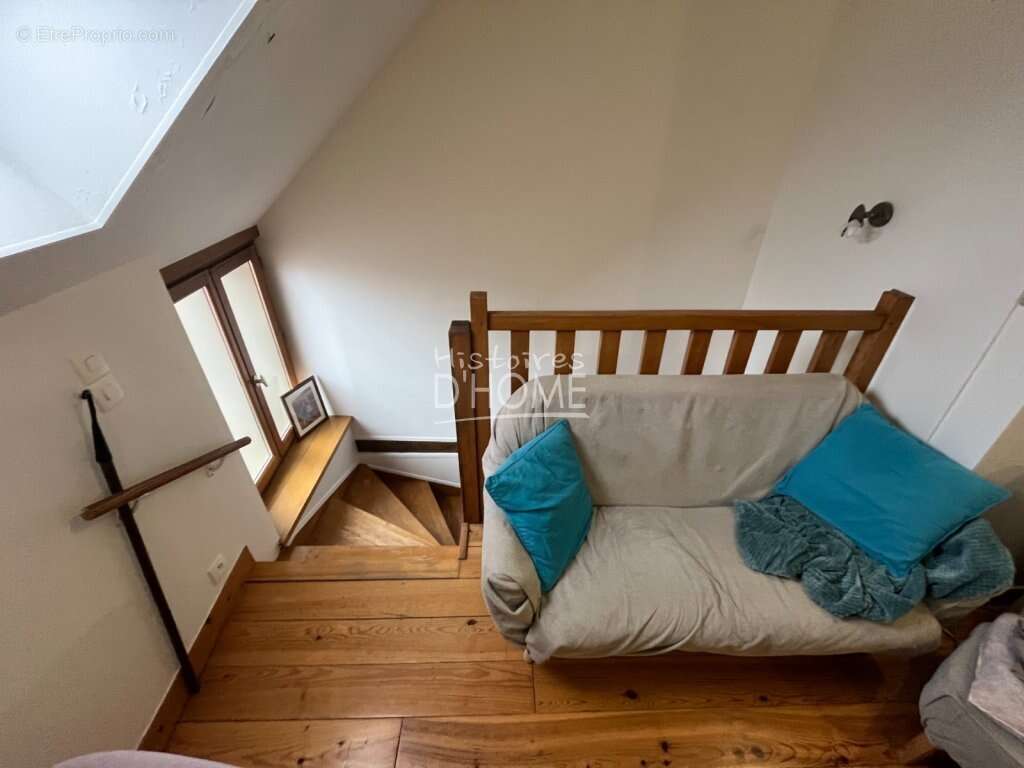 Maison à JOUY-LE-CHATEL