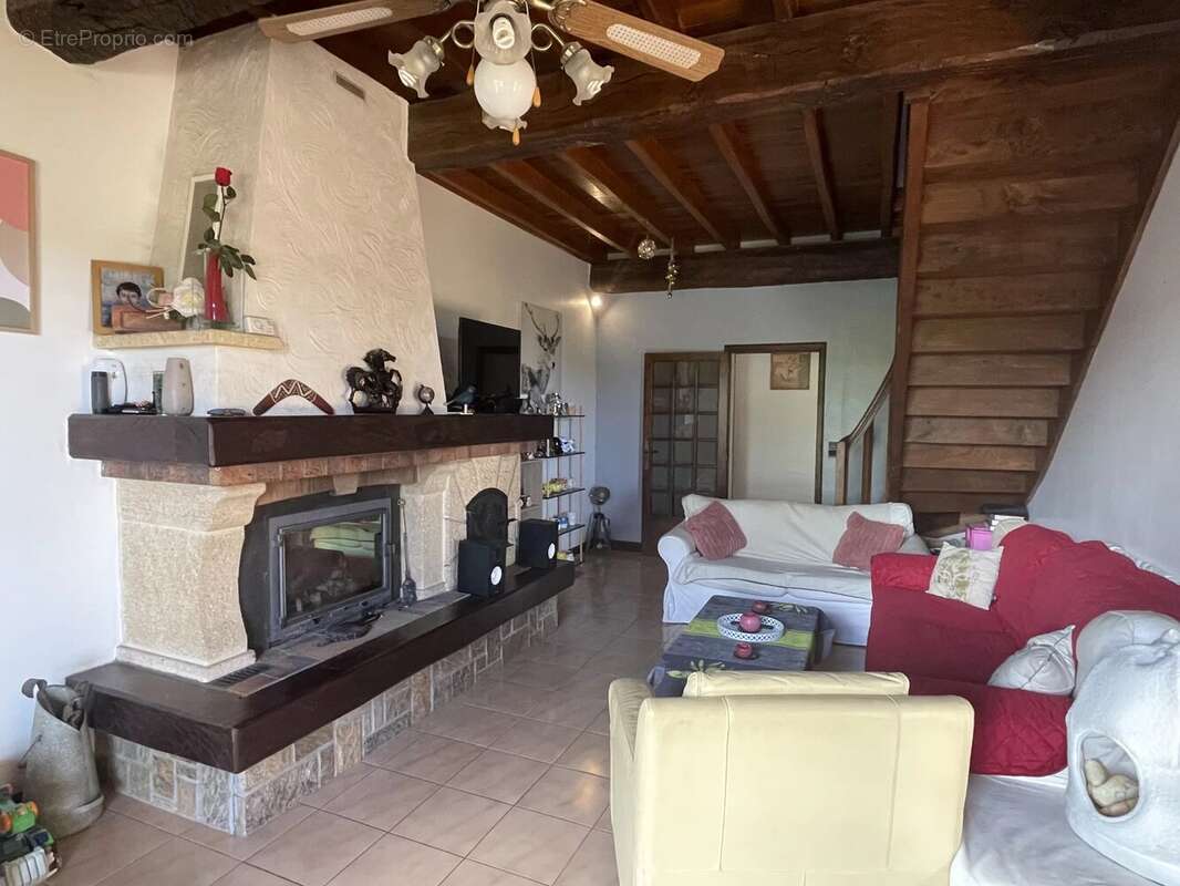 Maison à SAINT-JEAN-POUTGE