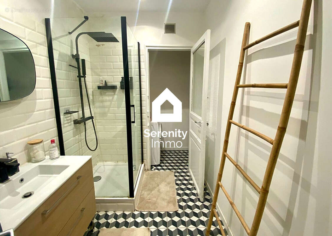 Appartement à MARSEILLE-6E