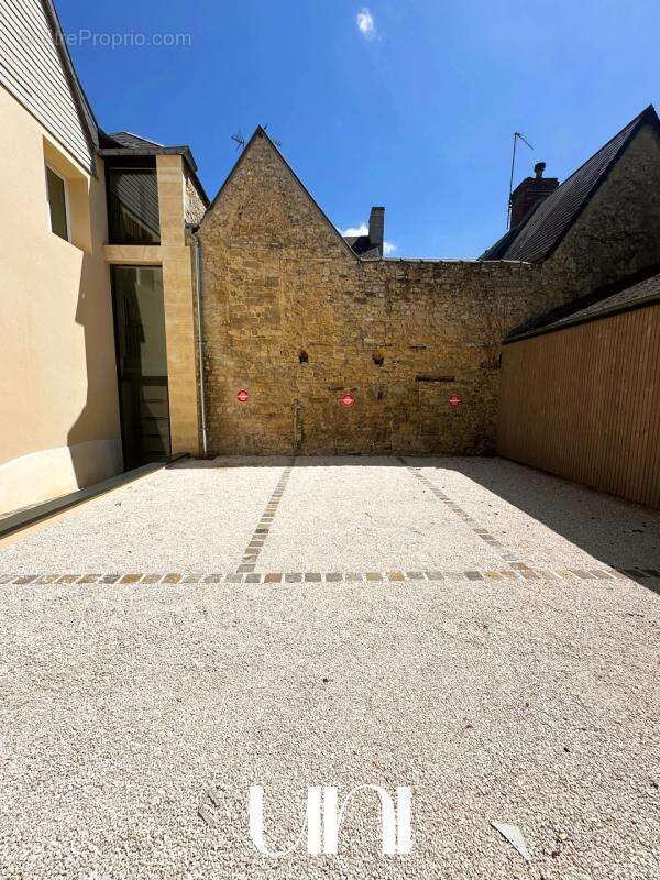 Duplex 3 pièces entièrement rénové avec place de parking - Bayeux - photo 9