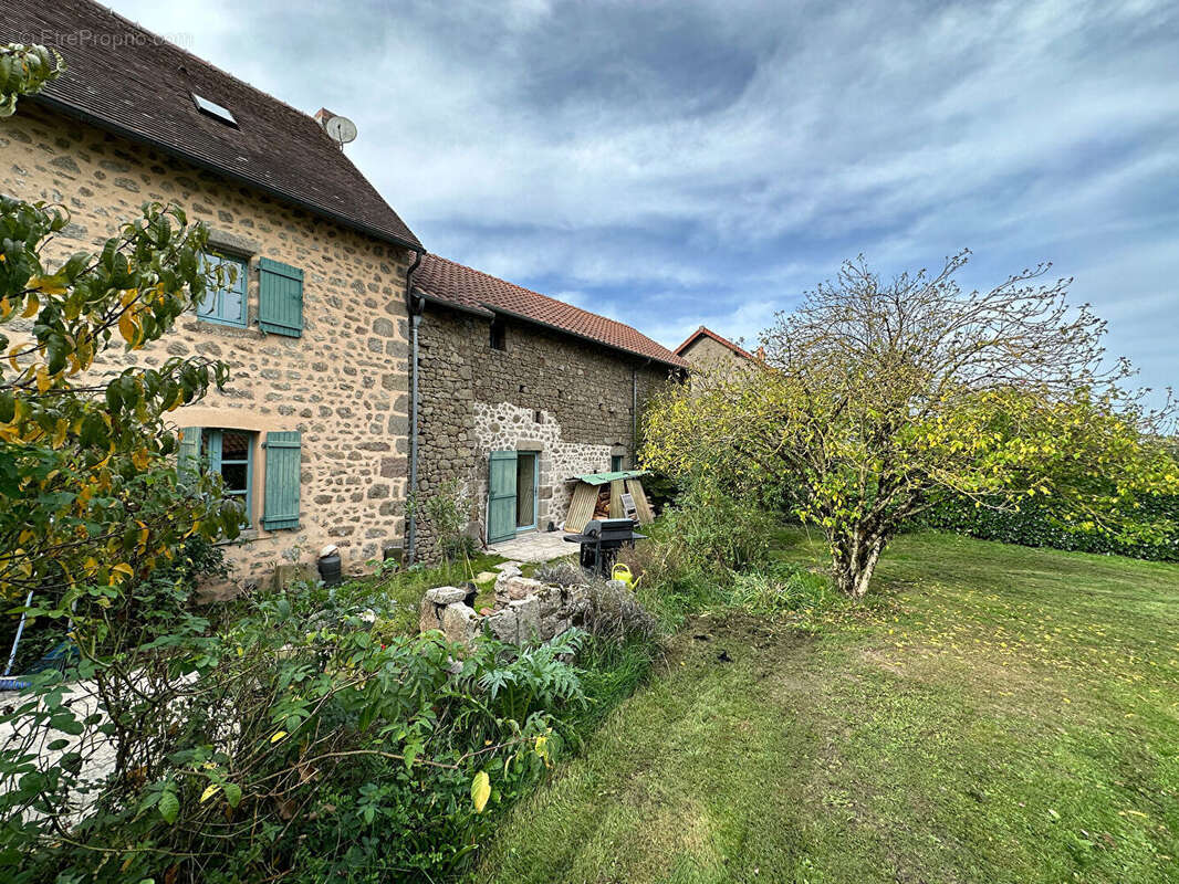 Maison à SAINTE-FEYRE