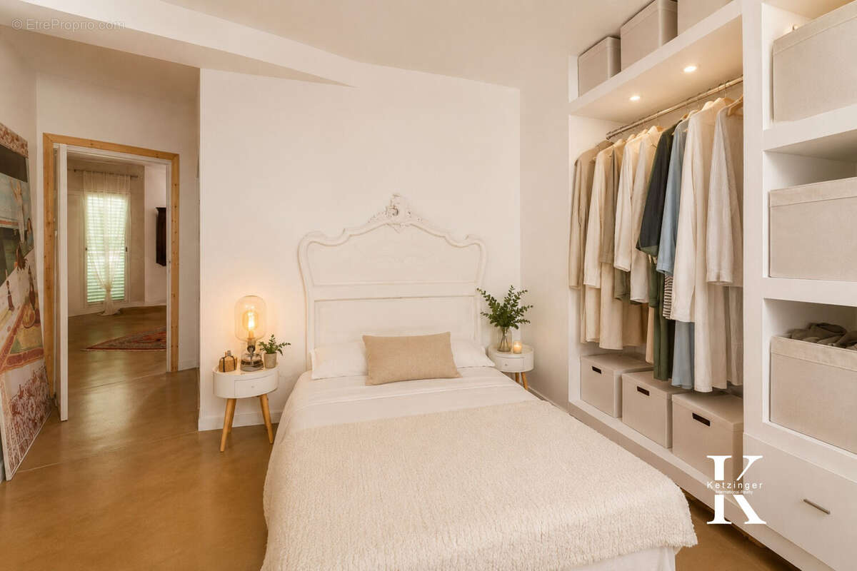 Chambre minimaliste lumineuse et accueillante - Maison à VILLENEUVE-LES-MAGUELONE