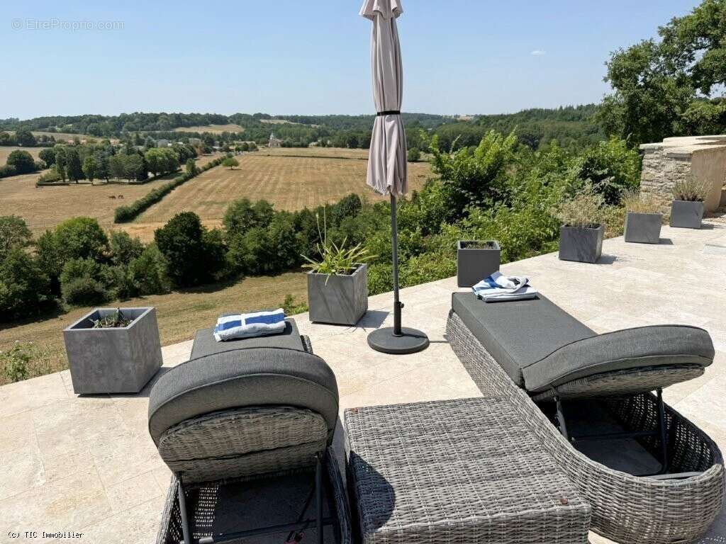 Maison à CHARROUX