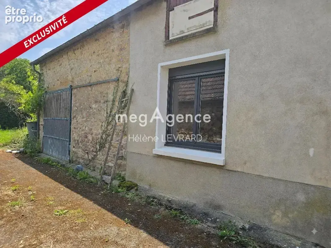 Proche Sainte-Suzanne : maison en cours de rénovation - photo 7