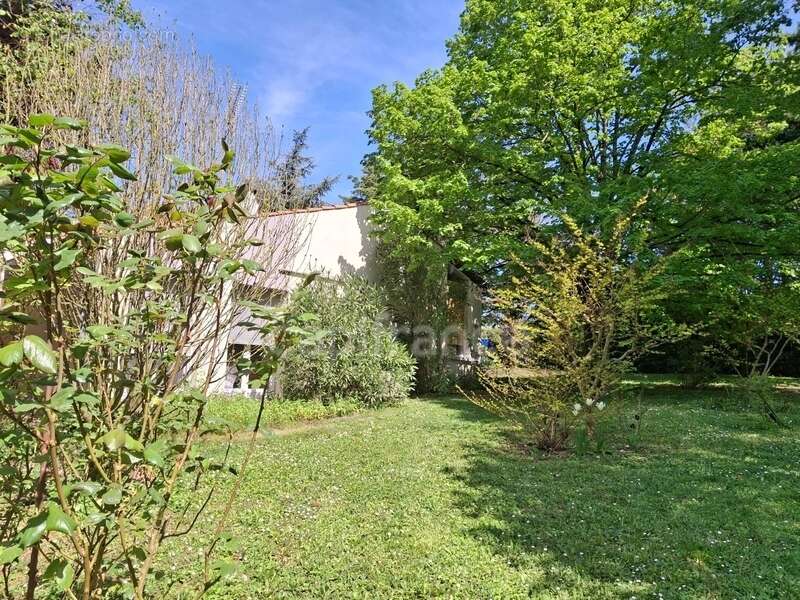 Maison de 144m2 - 3 chambres - véranda - piscine - jardin - garage à TOMBEBOEUF (47) - photo 10