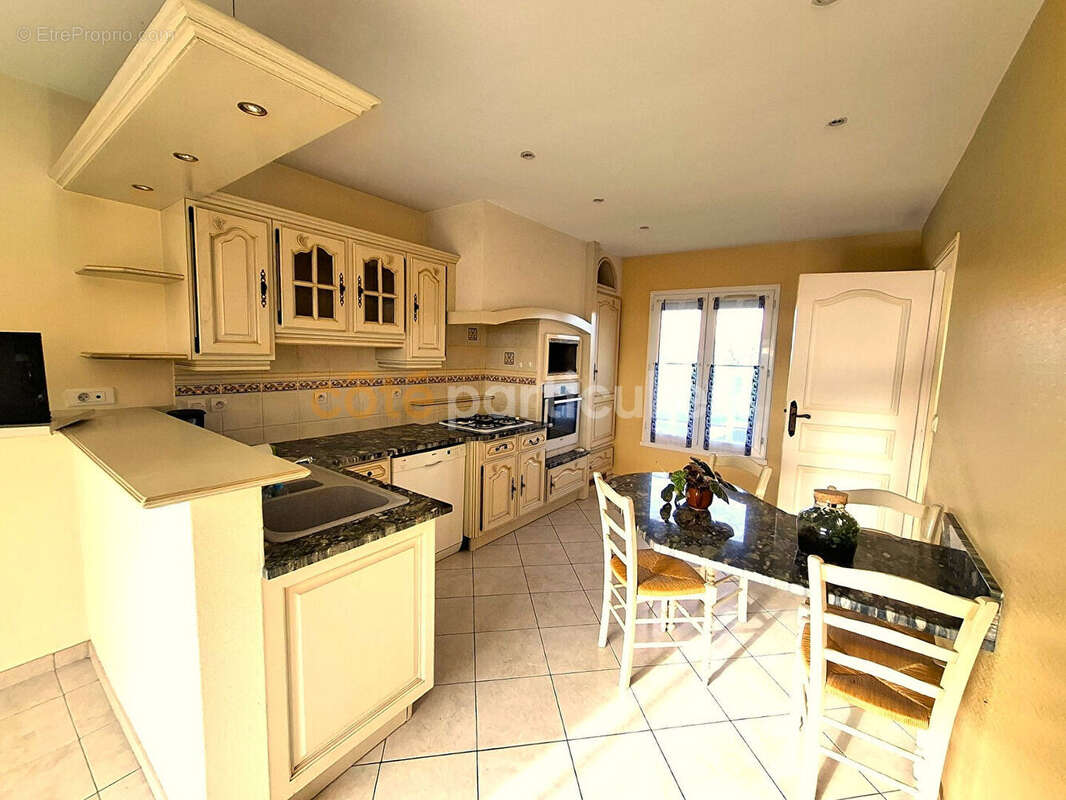 Maison à SAINT-OVIN