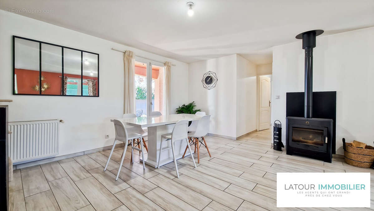 Maison à VILLEFONTAINE