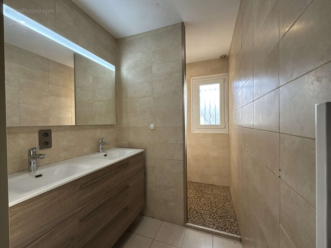 Maison à MONTVENDRE