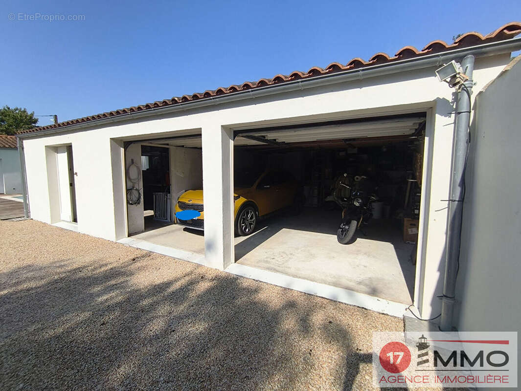 Maison familiale avec piscine, double garage et nombreuses dépendances - photo 14