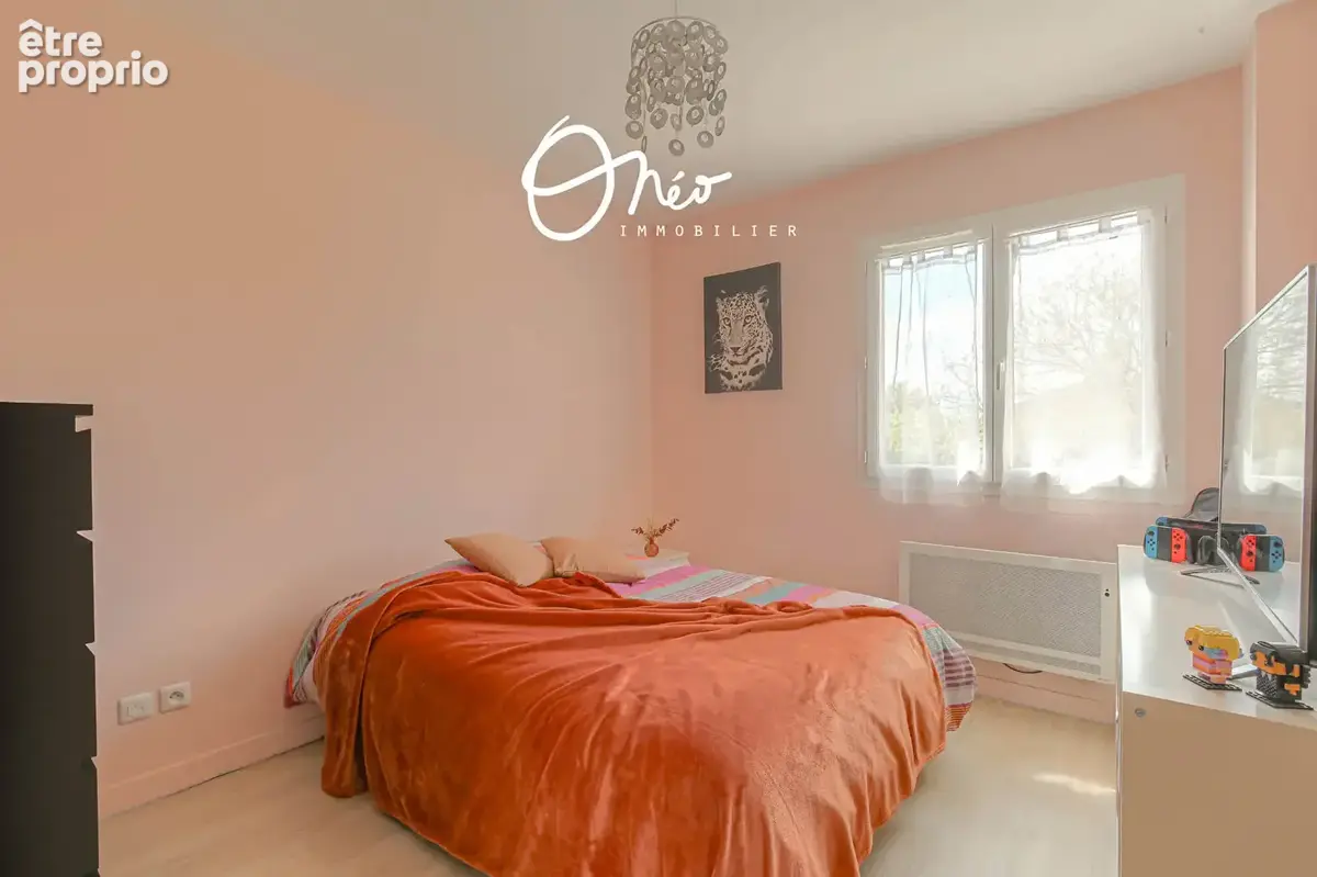 Maison 5 pièces de 110 m2 avec garage double - Piscine - photo 15