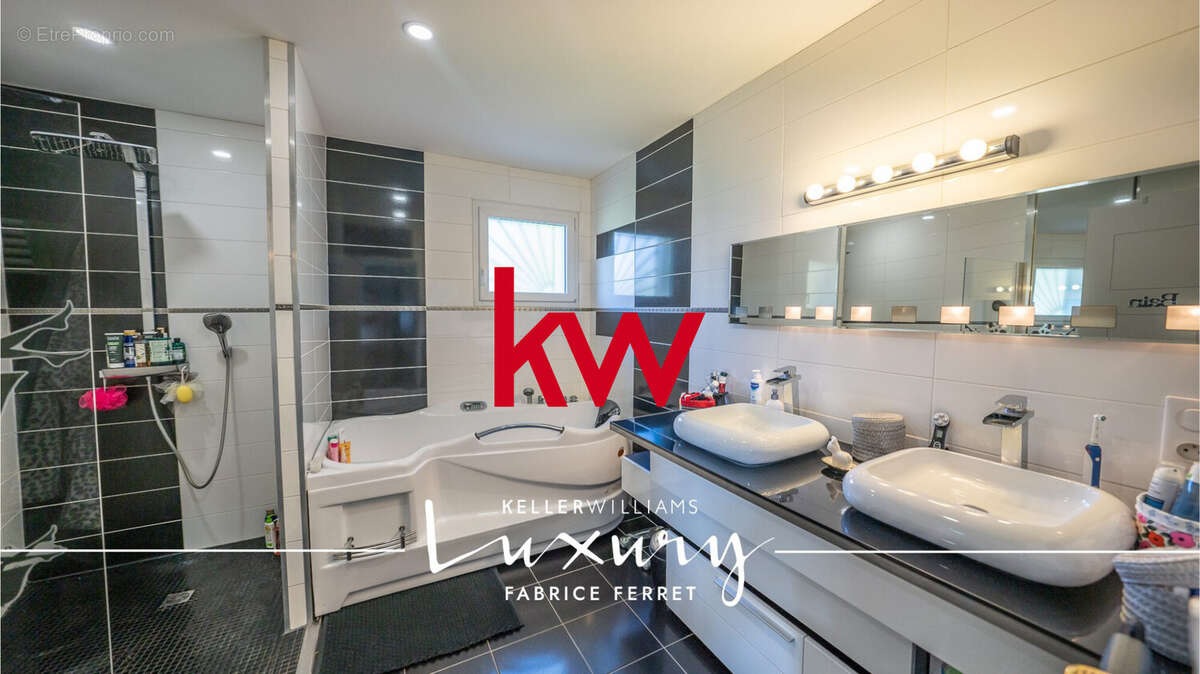 Maison 8 pièces 285 m² à vendre à Artonne (63460) - photo 6