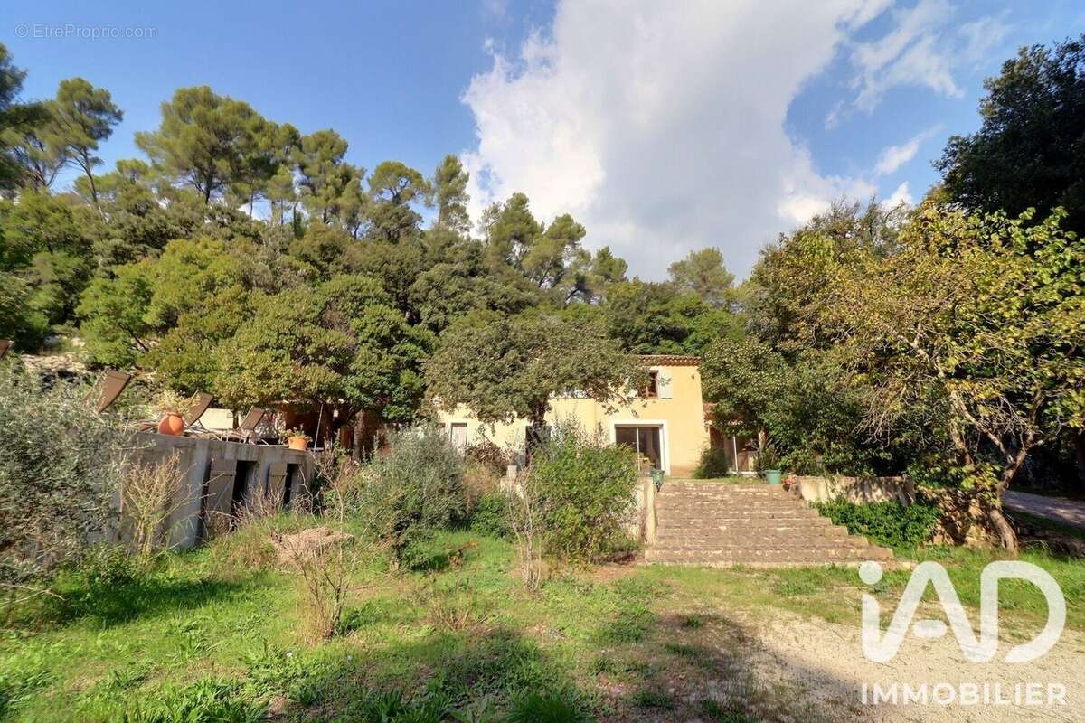 Maison 117 m² à Cuges-Les-Pins  - photo 5