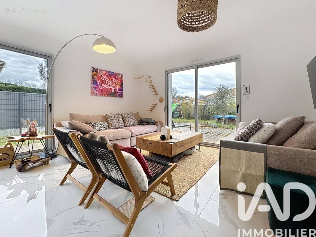 Photo 1 - Maison à VILLENAVE-D'ORNON