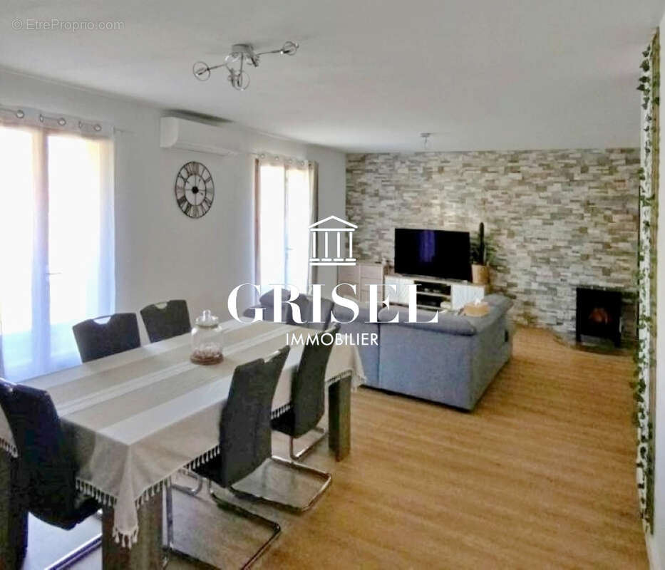 Maison à AYGUEMORTE-LES-GRAVES