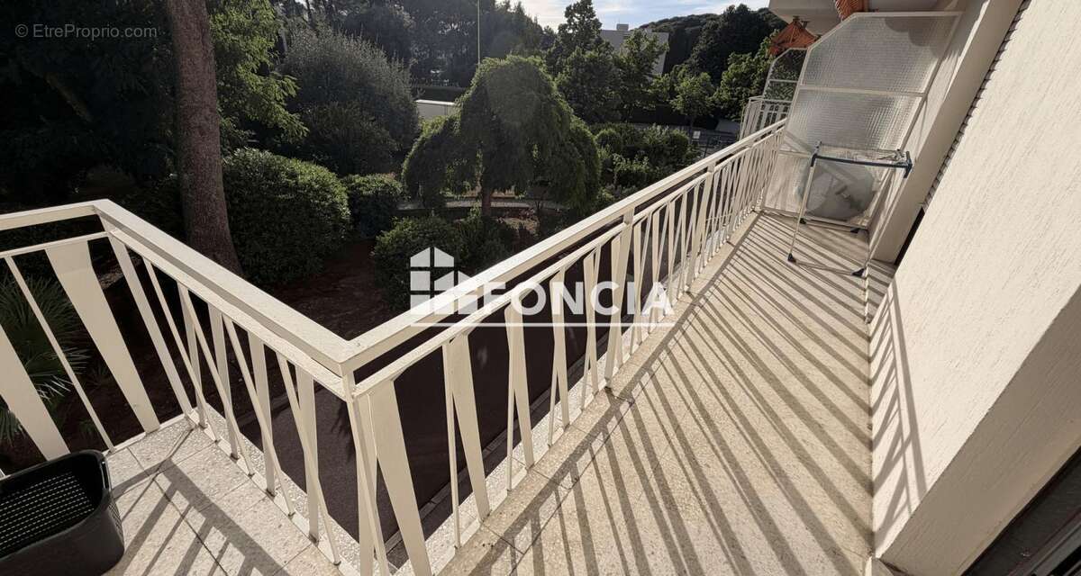 LE CANNET - Lumineux T3 traversant avec 2 terrasses - Vue dégagée - photo 4