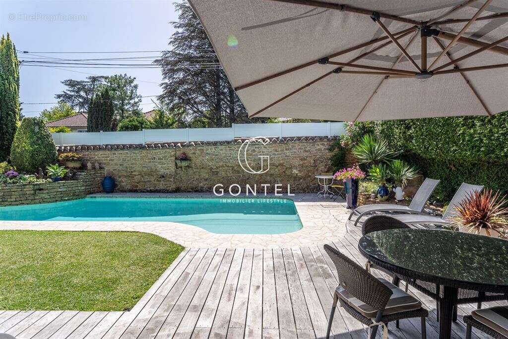 Maison à SAINT-CYR-AU-MONT-D'OR