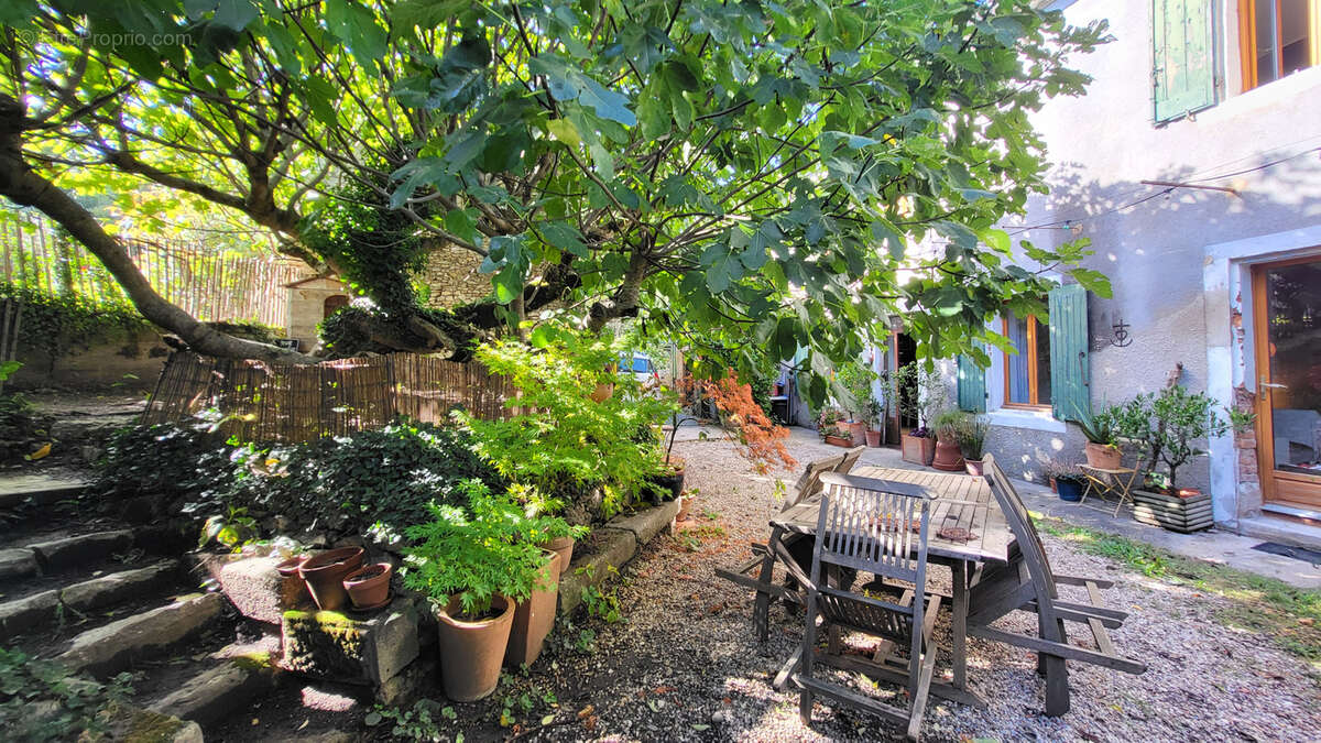 Maison à LA CALMETTE