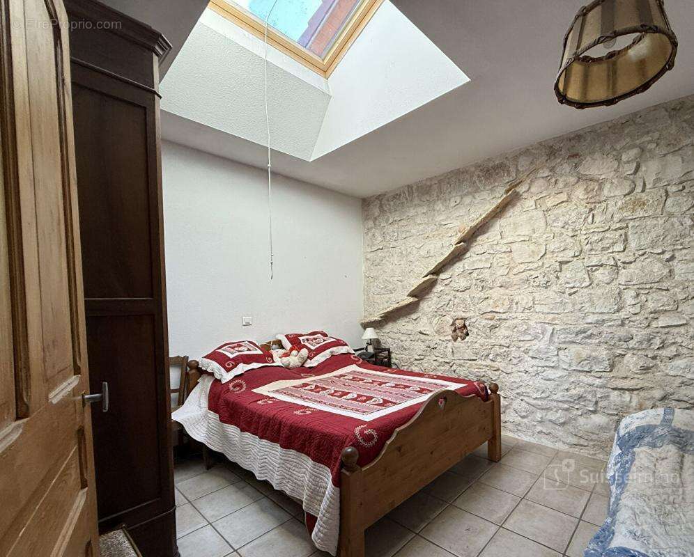 Maison de village Oyonnax 3 pièce(s) 98 m2 et dépendances - photo 9
