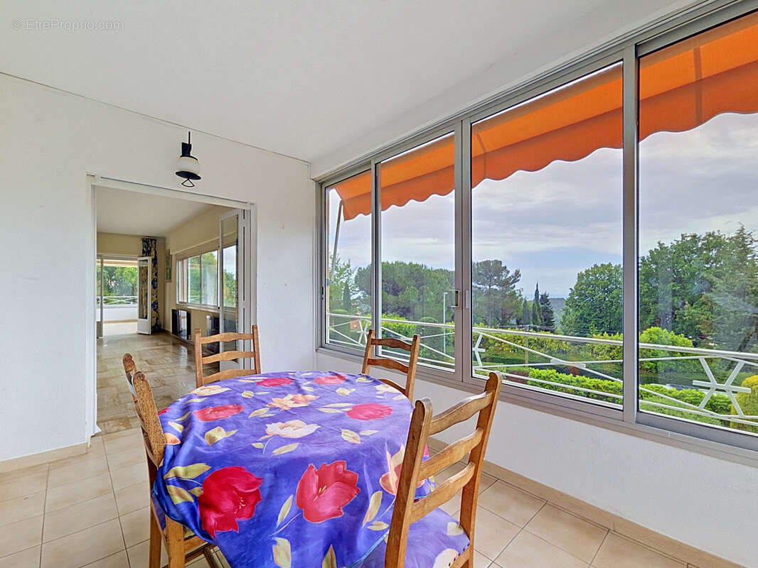 Appartement à VENCE